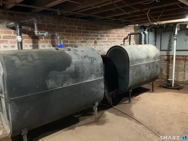 $749,999 | 186 South Main Street, Suffield, CT 06078