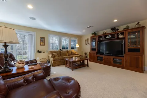 $1,400,000 | 6 Newbury Drive, Westerly, RI 02891