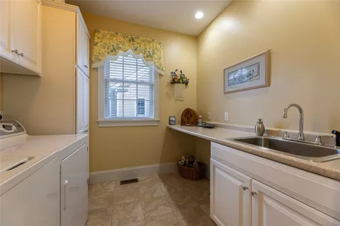 $1,400,000 | 6 Newbury Drive, Westerly, RI 02891