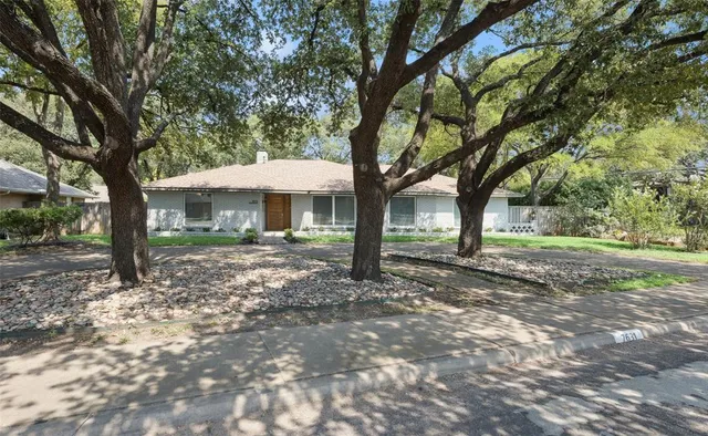 $825,000 | 7631 Meadow Road, Dallas, TX 75230