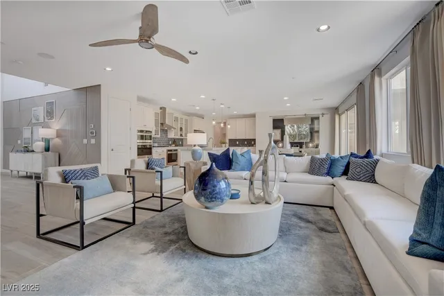 $5,000 | 1075 North Water Street, Henderson, NV 89011