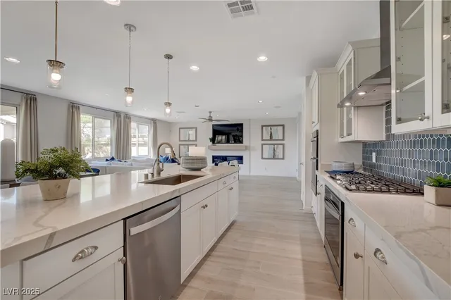 $5,000 | 1075 North Water Street, Henderson, NV 89011