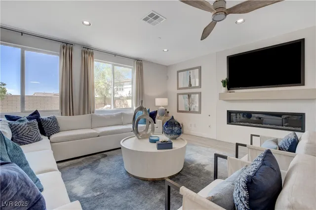 $5,000 | 1075 North Water Street, Henderson, NV 89011