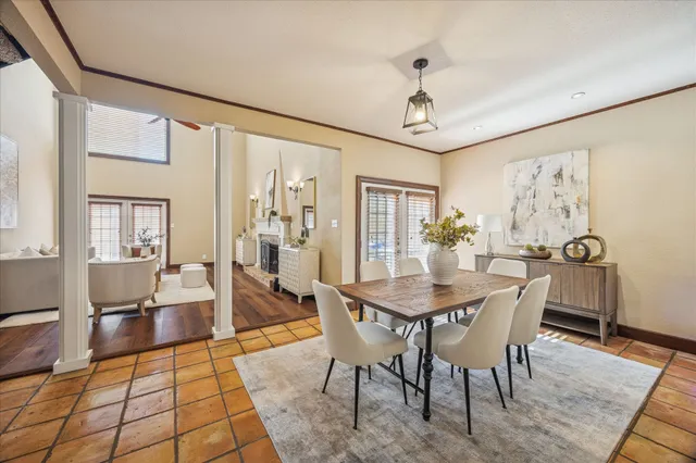 $449,000 | 516 South Post Oak Lane, Unit 18, Houston, TX 77056