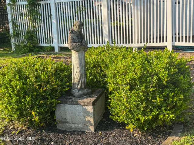 $890,000 | 321 Guy Park Avenue, Amsterdam, NY 12010