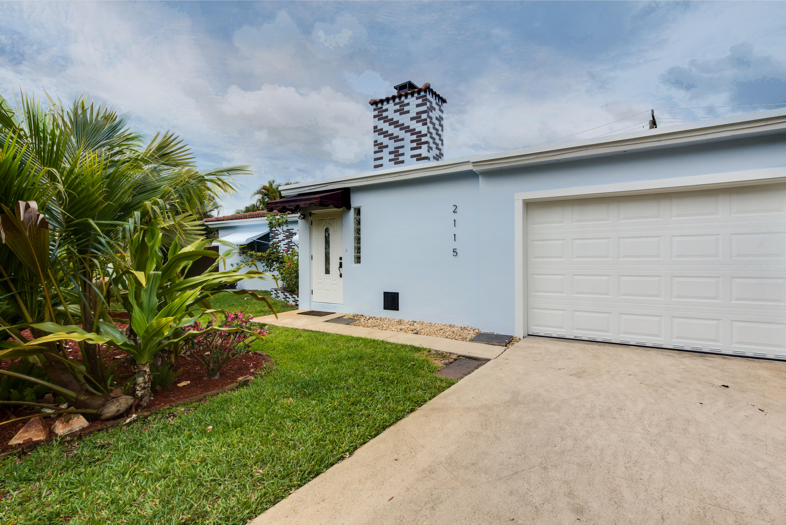 2115 Northeast 4th Avenue Boca Raton, FL 33431 - Photo 2 of 22 002_Front