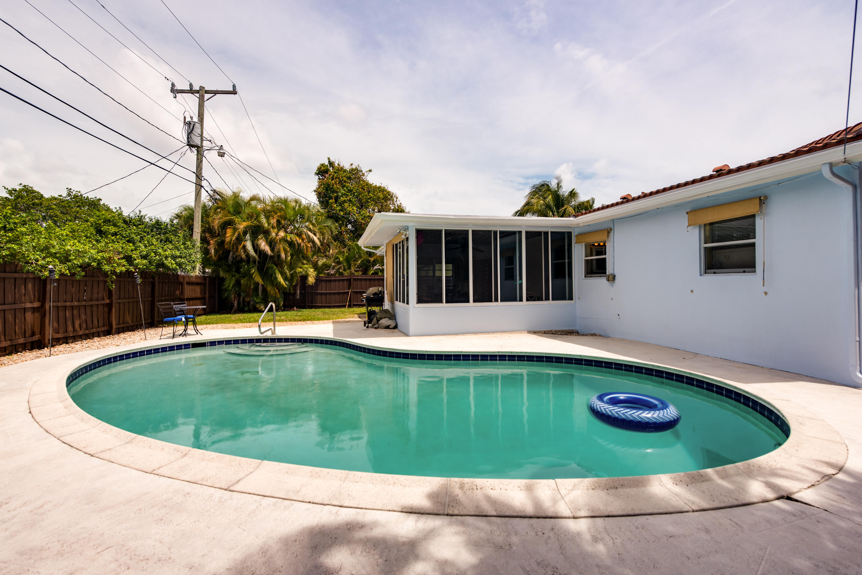 2115 Northeast 4th Avenue Boca Raton, FL 33431 - Photo 3 of 22 025_Your Backyard