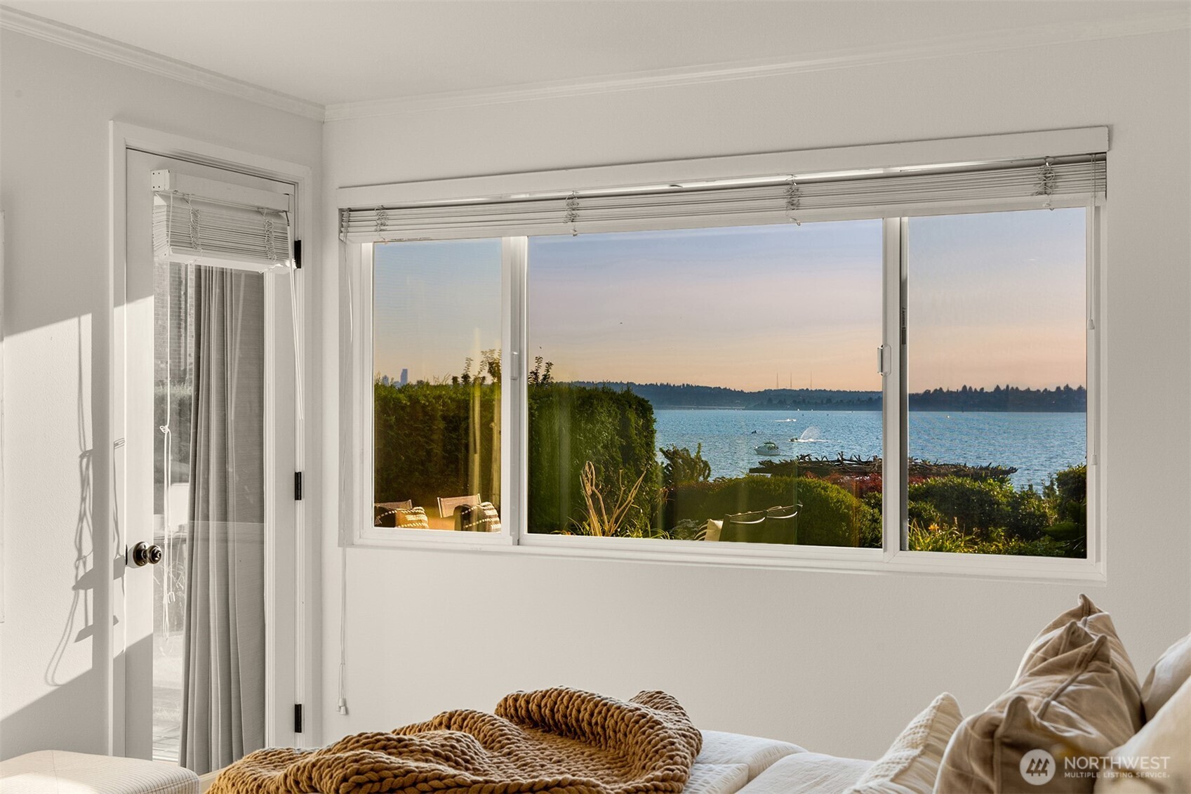 6620 Lake Washington Boulevard Northeast, Unit 101 Kirkland, WA 98033 - Photo 17 of 31 a view of a balcony next to a window