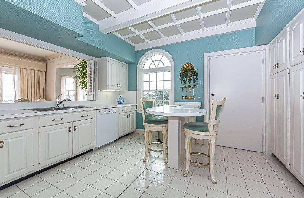 1060 Reef Road, Unit 303 Vero Beach, FL 32963 - Photo 17 of 36 Gallery Image 17