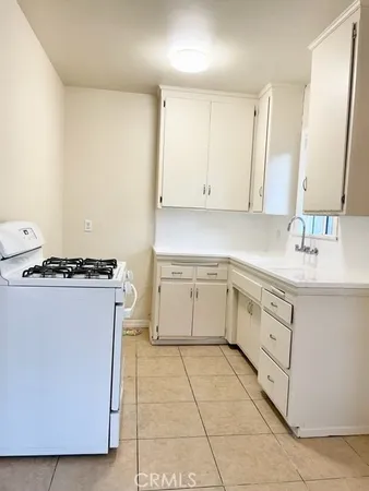 $2,650 | 3313 Adriatic Avenue, Long Beach, CA 90810