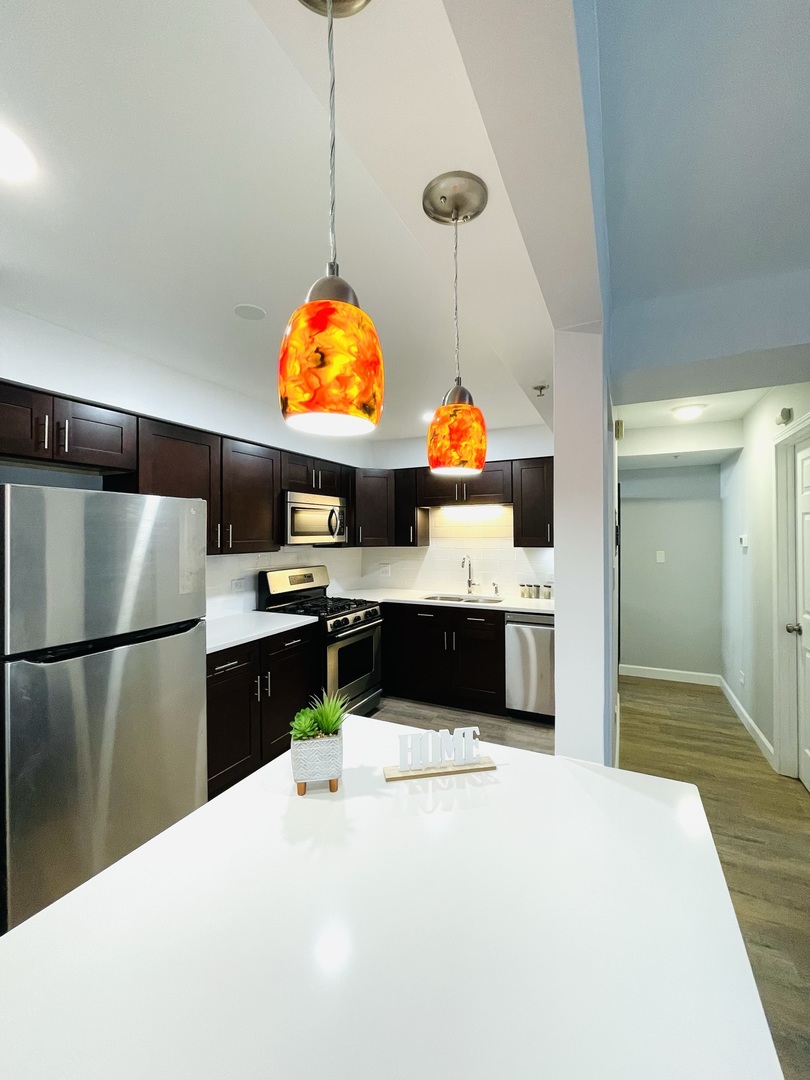 126 South La Londe Avenue, Unit 2B Addison, IL 60101 - Photo 3 of 15