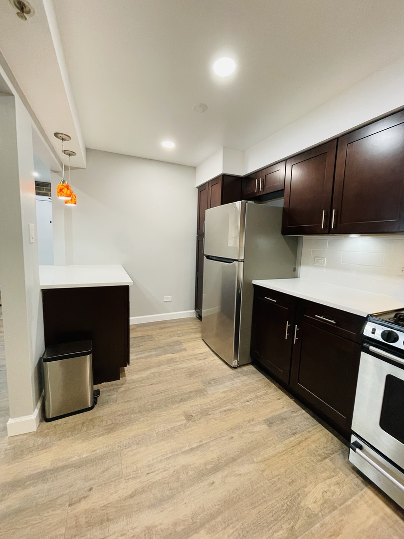 126 South La Londe Avenue, Unit 2B Addison, IL 60101 - Photo 5 of 15