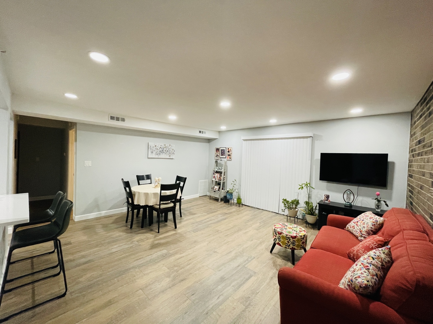 126 South La Londe Avenue, Unit 2B Addison, IL 60101 - Photo 10 of 15