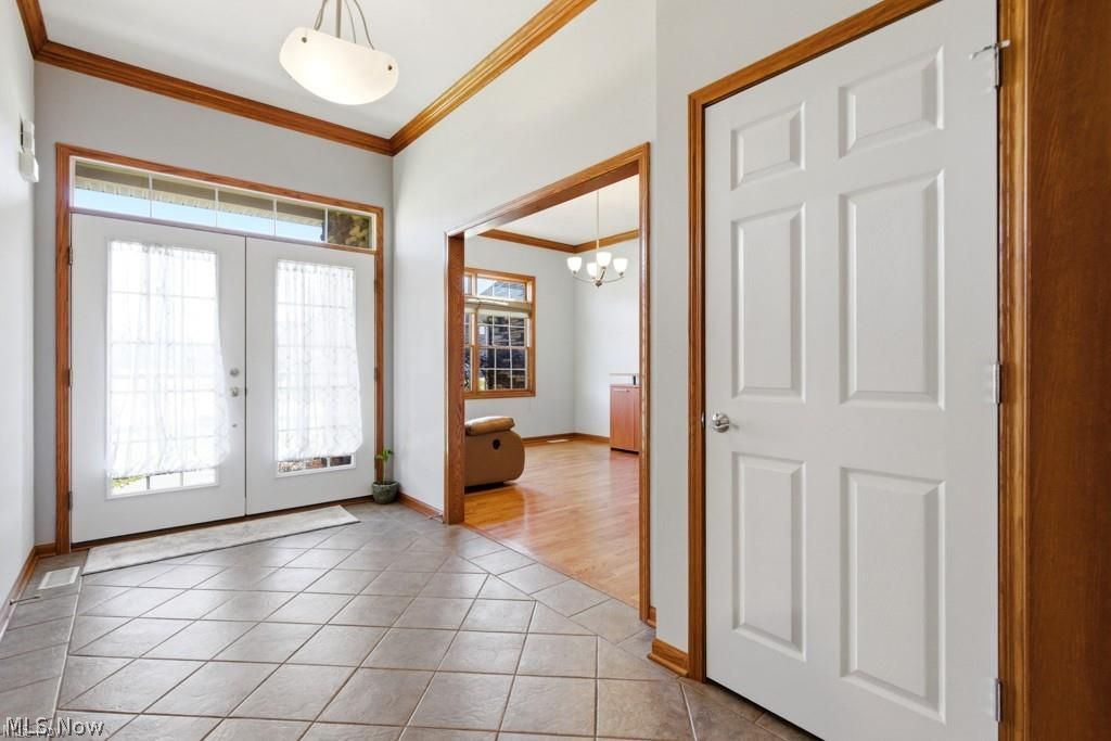 11561 Riding Trail Painesville, OH 44077 - Photo 4 of 38