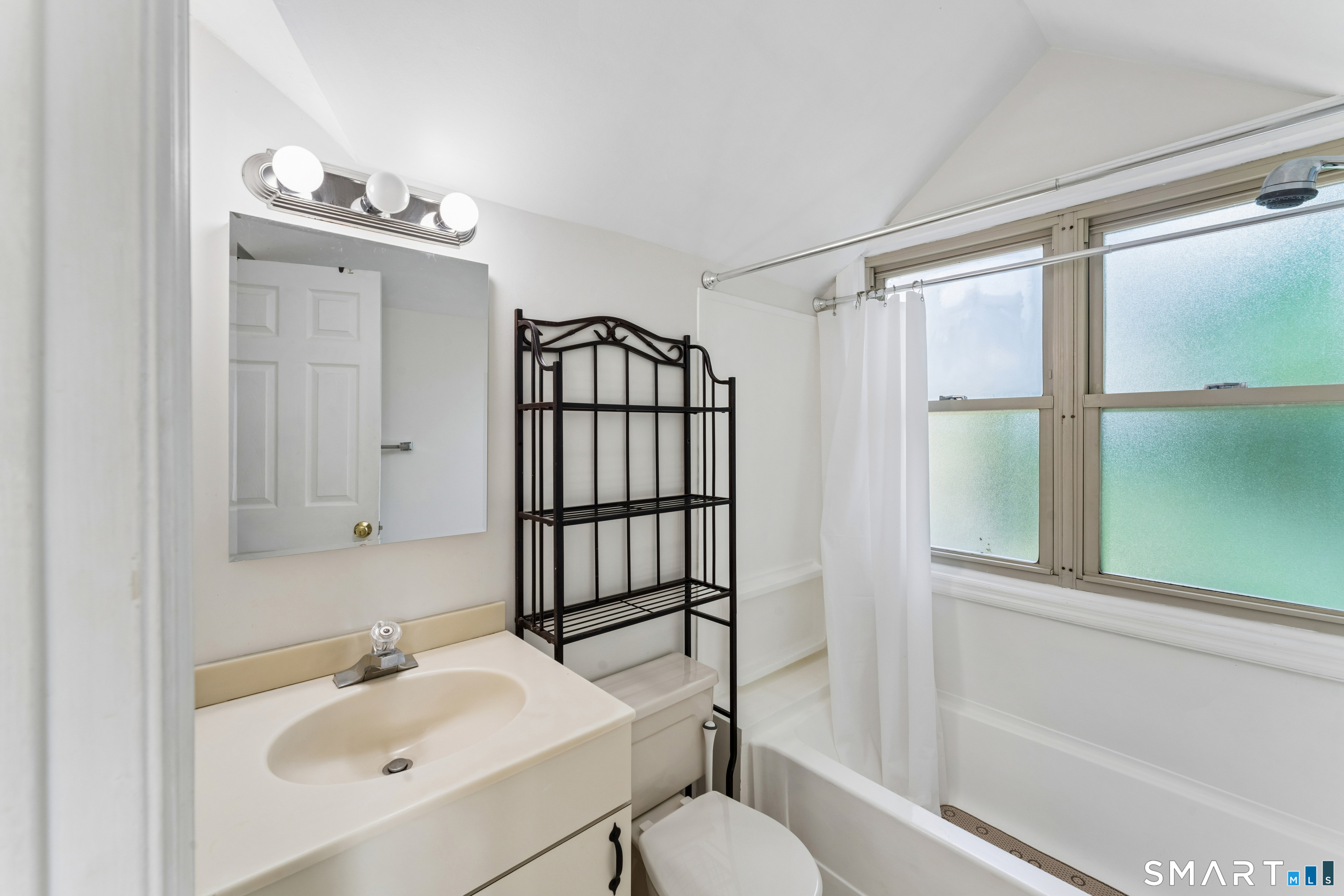 164 Belltown Road Stamford, CT 06905 - Photo 33 of 40