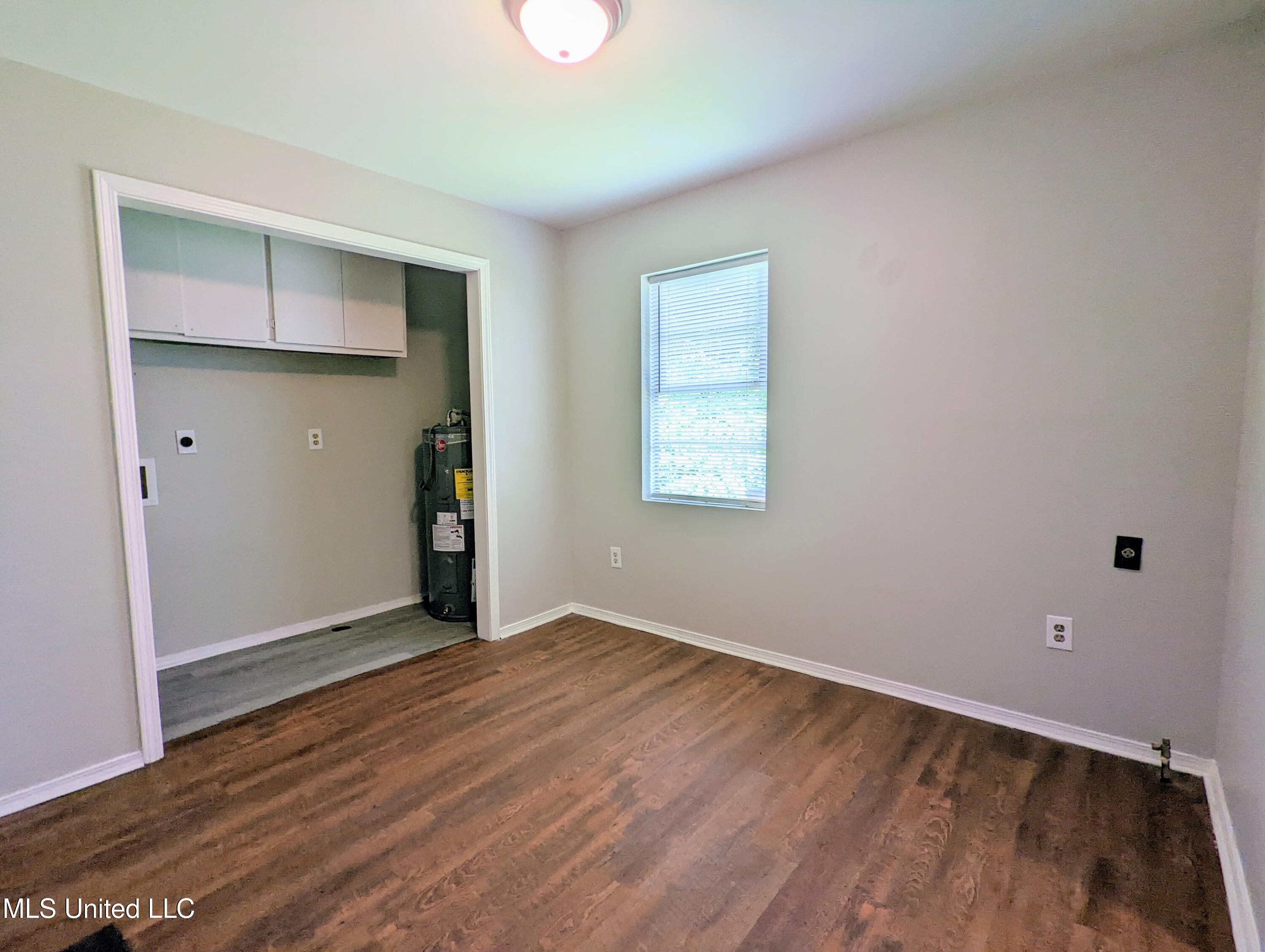 9816 Goodman Road Olive Branch, MS 38654 - Photo 12 of 15 PXL_20250613_164304184