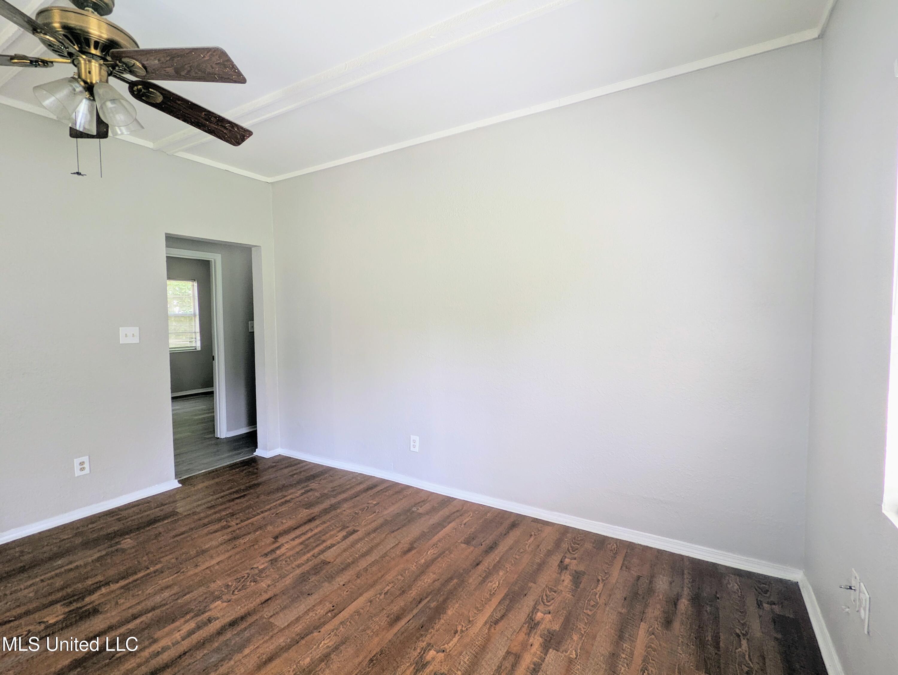 9816 Goodman Road Olive Branch, MS 38654 - Photo 4 of 15 PXL_20250613_164112149