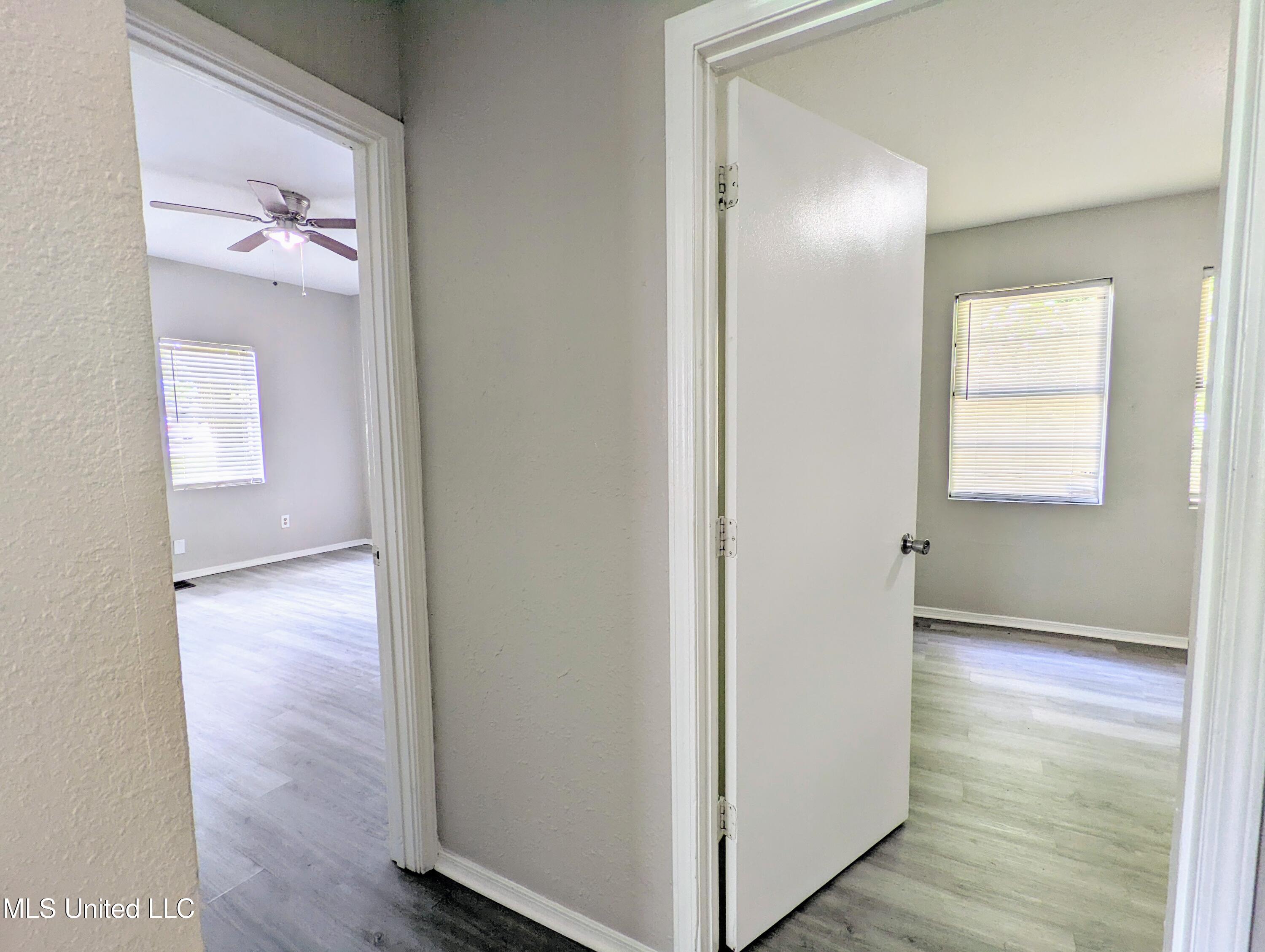 9816 Goodman Road Olive Branch, MS 38654 - Photo 5 of 15 PXL_20250613_163938636