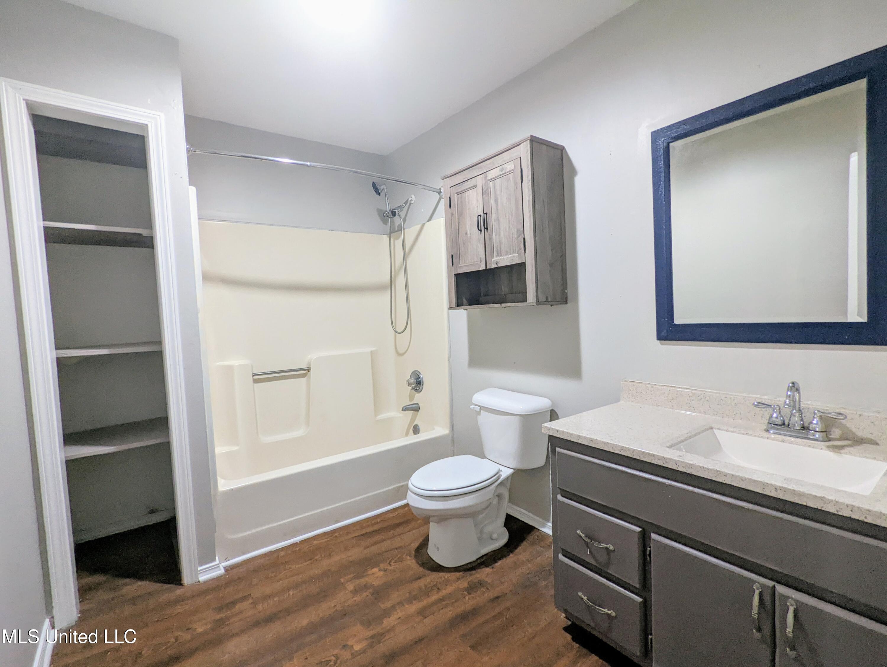 9816 Goodman Road Olive Branch, MS 38654 - Photo 8 of 15 PXL_20250613_164251377