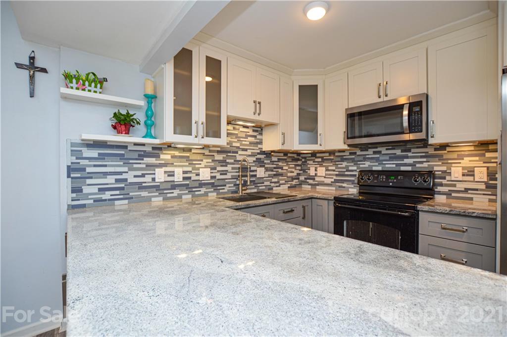 6624 Thermal Road Charlotte, NC 28211 - Photo 13 of 32 Gallery Image 13