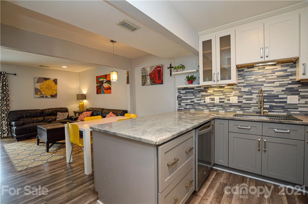 6624 Thermal Road Charlotte, NC 28211 - Photo 14 of 32 Gallery Image 14