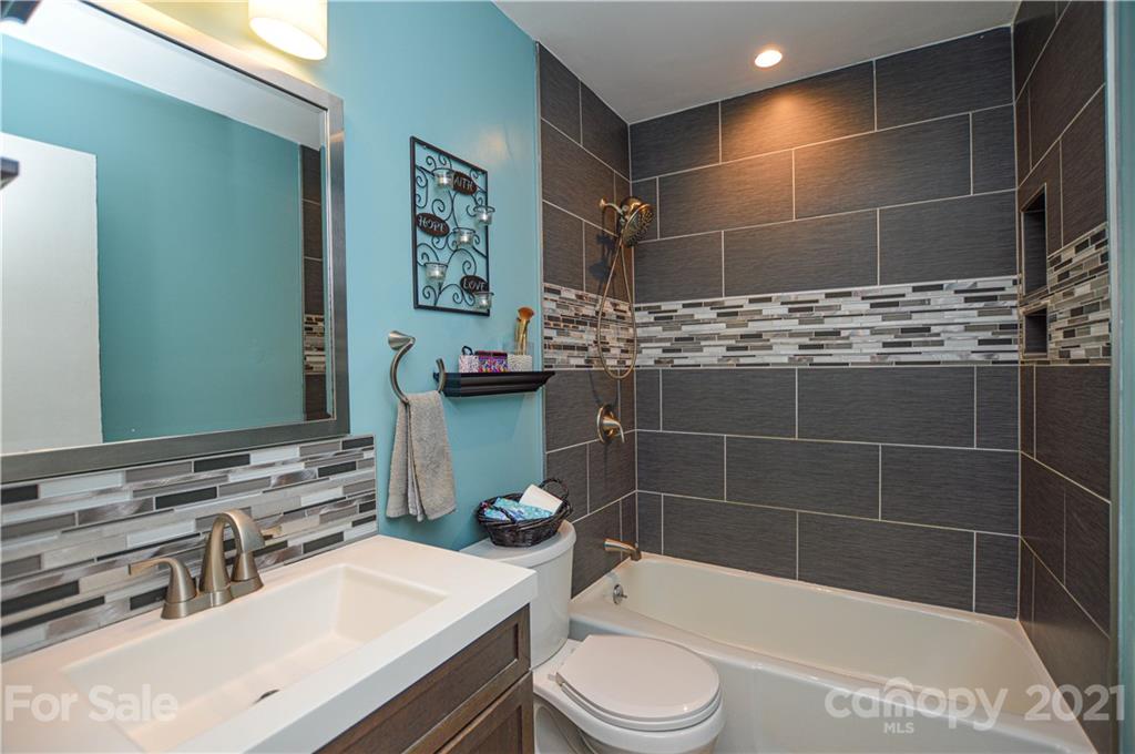 6624 Thermal Road Charlotte, NC 28211 - Photo 18 of 32 Gallery Image 18