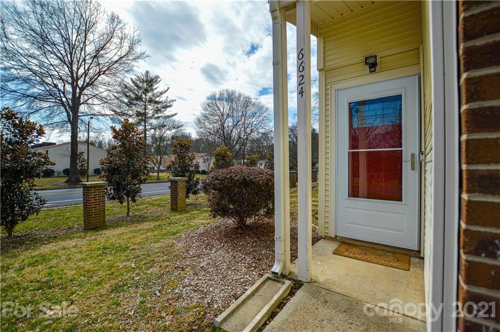 6624 Thermal Road Charlotte, NC 28211 - Photo 4 of 32 Gallery Image 4
