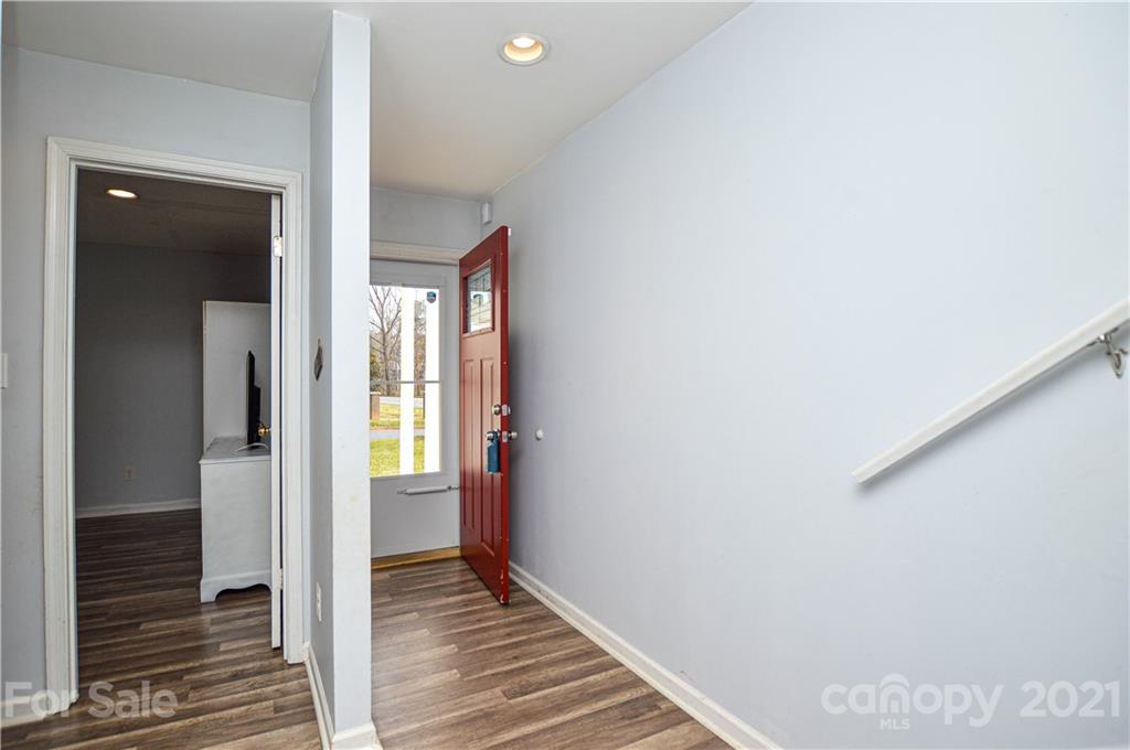 6624 Thermal Road Charlotte, NC 28211 - Photo 5 of 32 Gallery Image 5