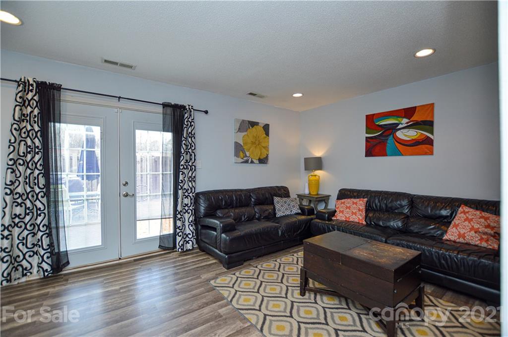 6624 Thermal Road Charlotte, NC 28211 - Photo 6 of 32 Gallery Image 6