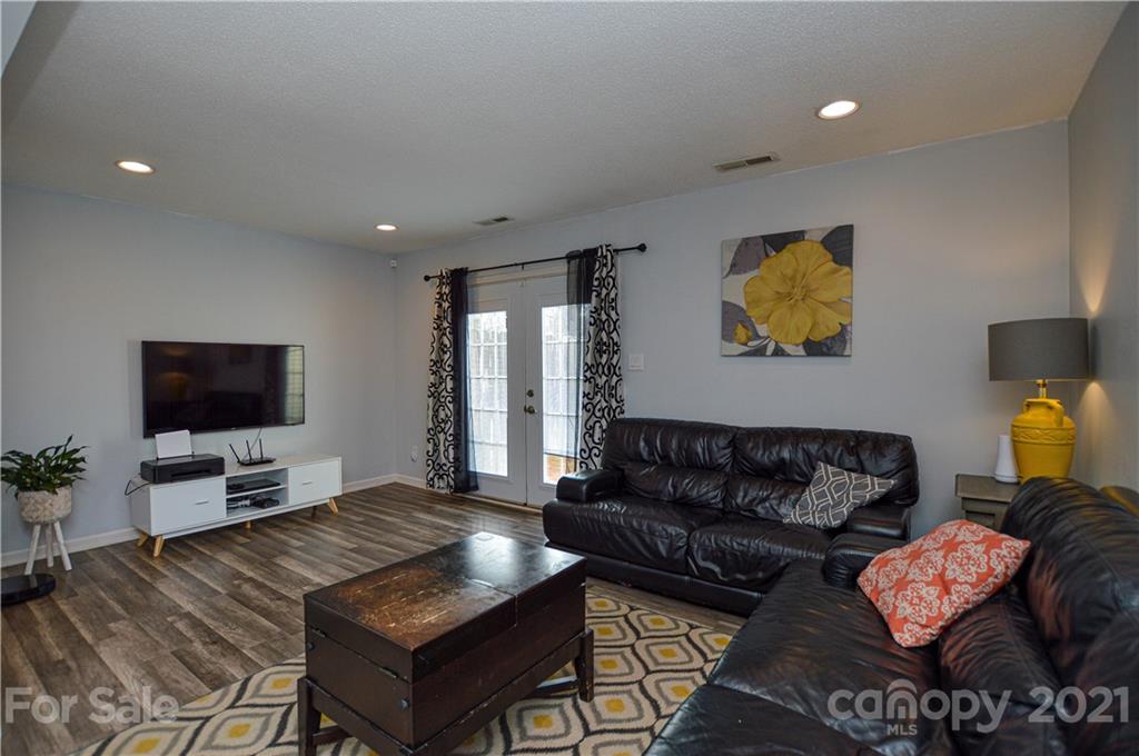 6624 Thermal Road Charlotte, NC 28211 - Photo 7 of 32 Gallery Image 7