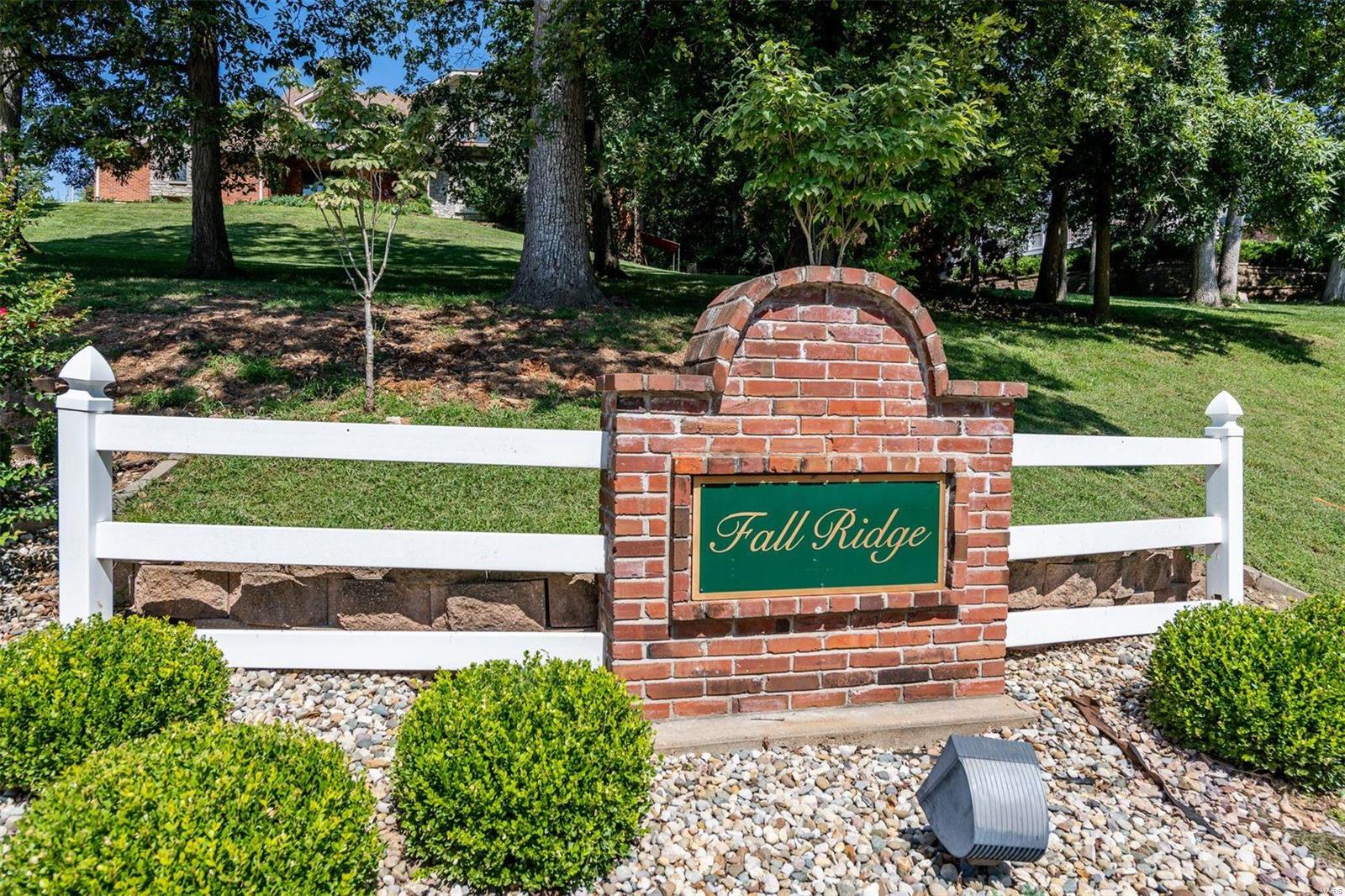 9743 Fall Ridge Trail St. Louis, MO 63127 - Photo 2 of 35 Gallery Image 2