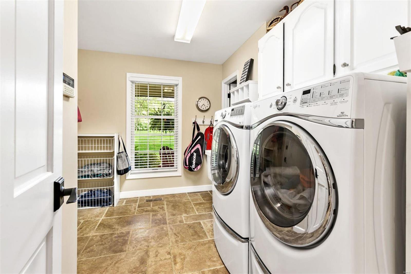 9743 Fall Ridge Trail St. Louis, MO 63127 - Photo 11 of 35 Gallery Image 11