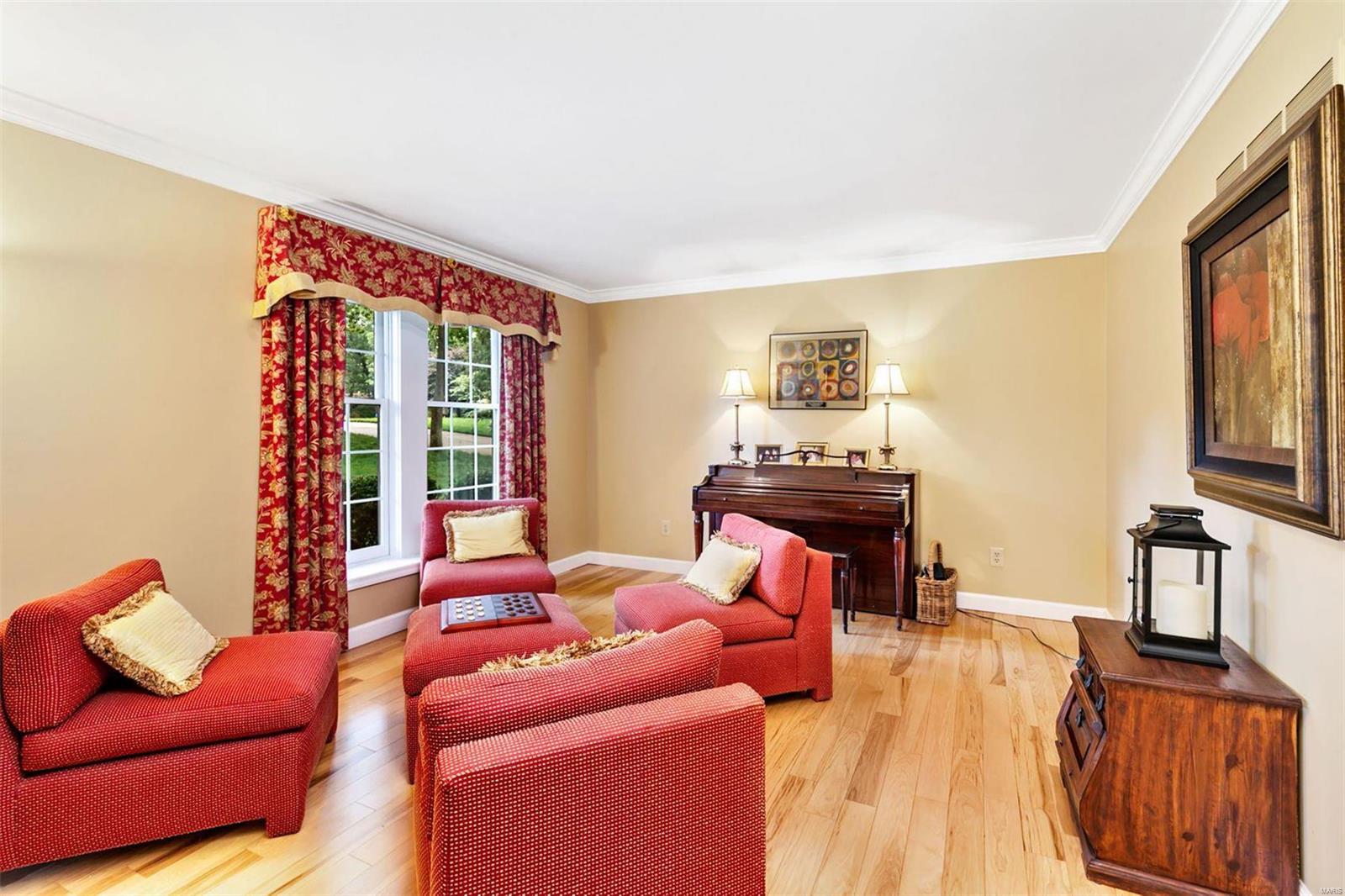 9743 Fall Ridge Trail St. Louis, MO 63127 - Photo 3 of 35 Gallery Image 3