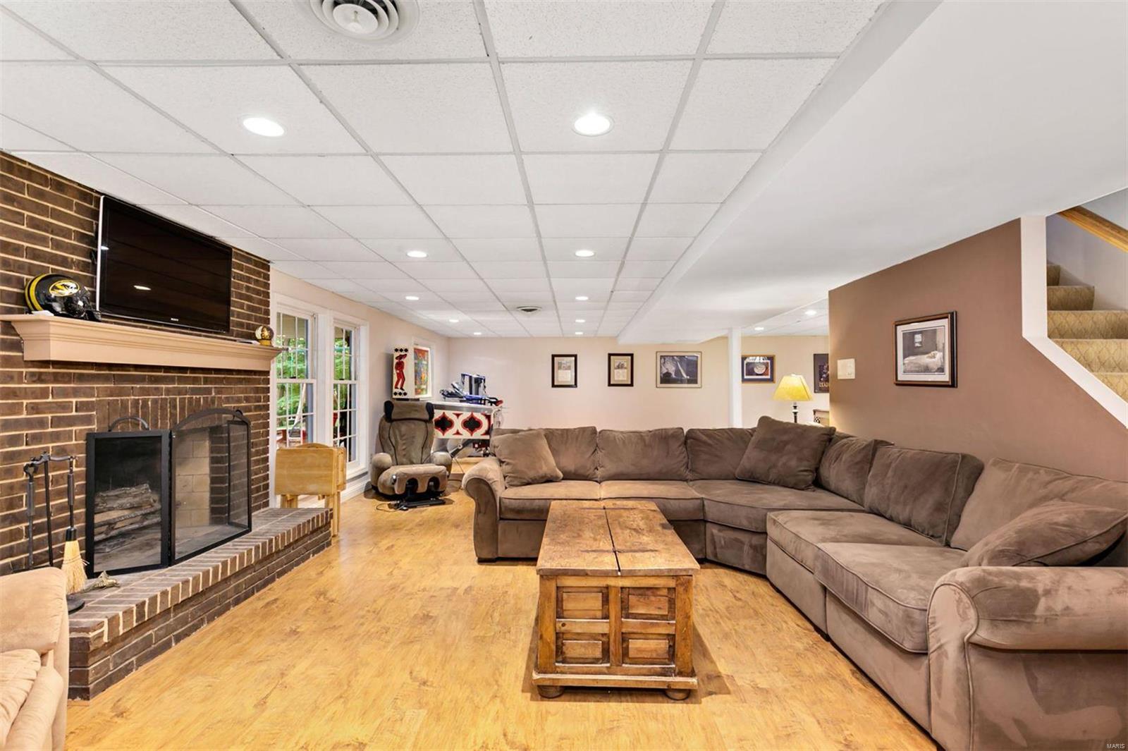 9743 Fall Ridge Trail St. Louis, MO 63127 - Photo 23 of 35 Gallery Image 23