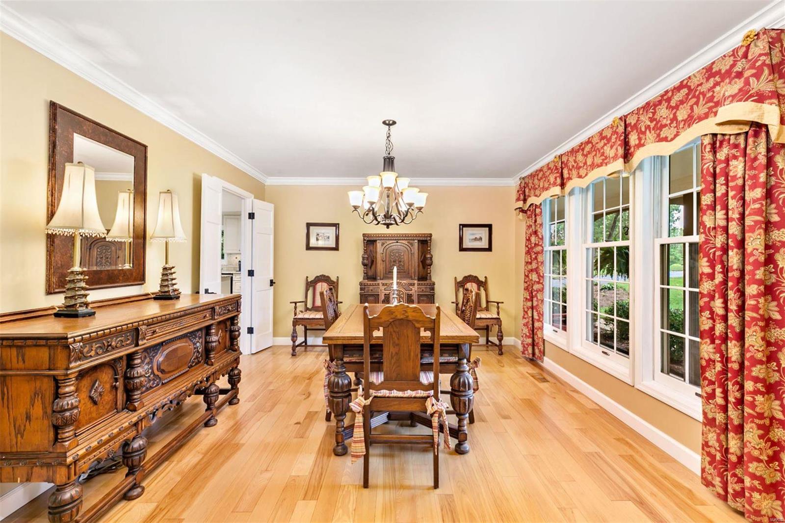 9743 Fall Ridge Trail St. Louis, MO 63127 - Photo 4 of 35 Gallery Image 4
