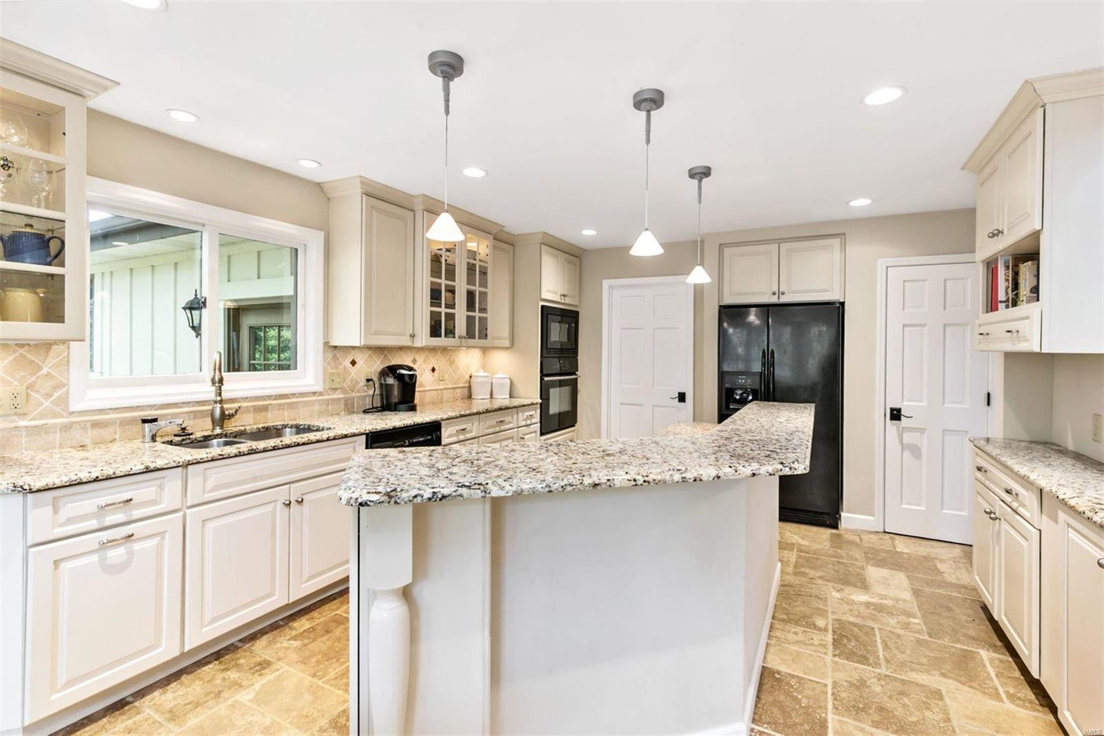 9743 Fall Ridge Trail St. Louis, MO 63127 - Photo 9 of 35 Gallery Image 9