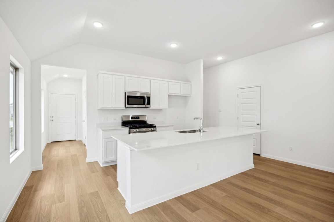 130 Tolo Drive Elgin, TX 78621 - Photo 4 of 37