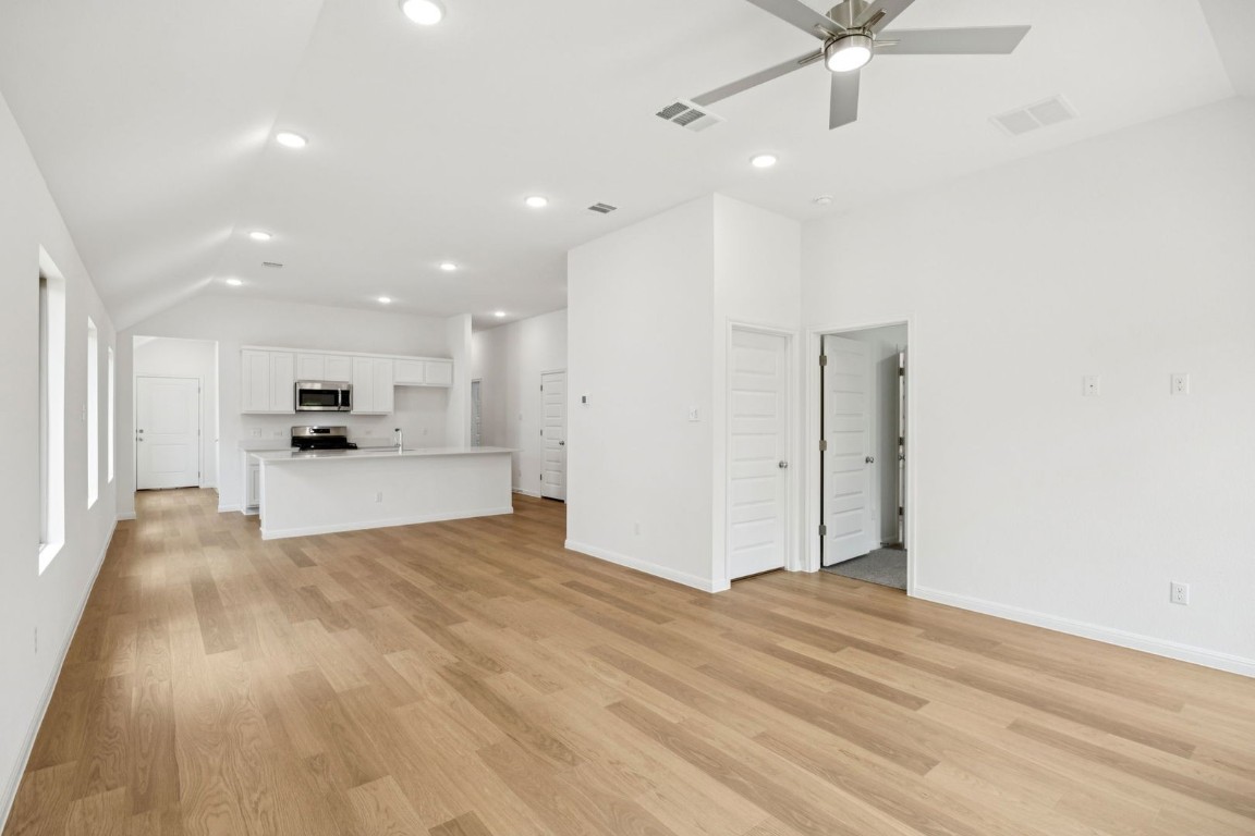 130 Tolo Drive Elgin, TX 78621 - Photo 10 of 37