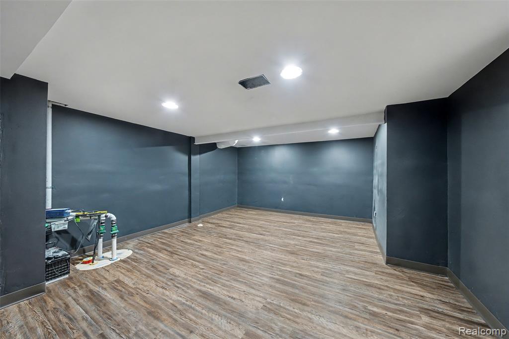 6940 Wing Lake Road Bloomfield Hills, MI 48301 - Photo 30 of 36 Gallery Image 30
