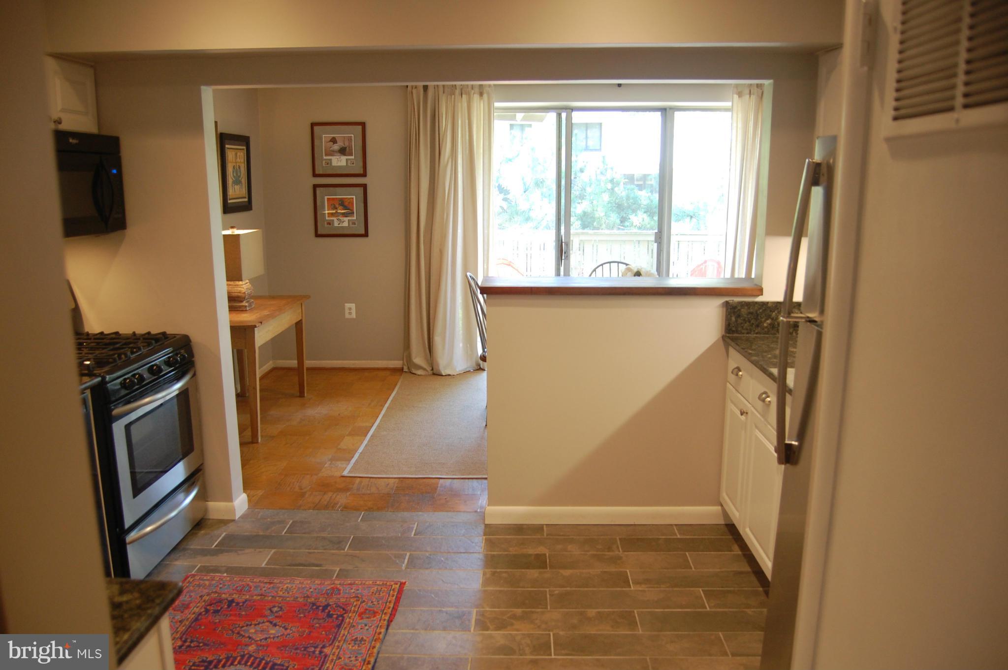 113 Cross Keys Road, Unit R113B Baltimore, MD 21210 - Photo 2 of 12 Kitchen