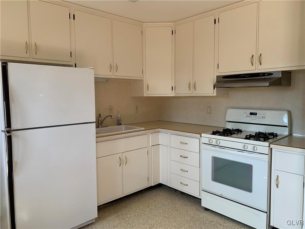 2205 Pinehurst Road Bethlehem, PA 18018 - Photo 5 of 16 Gallery Image 5