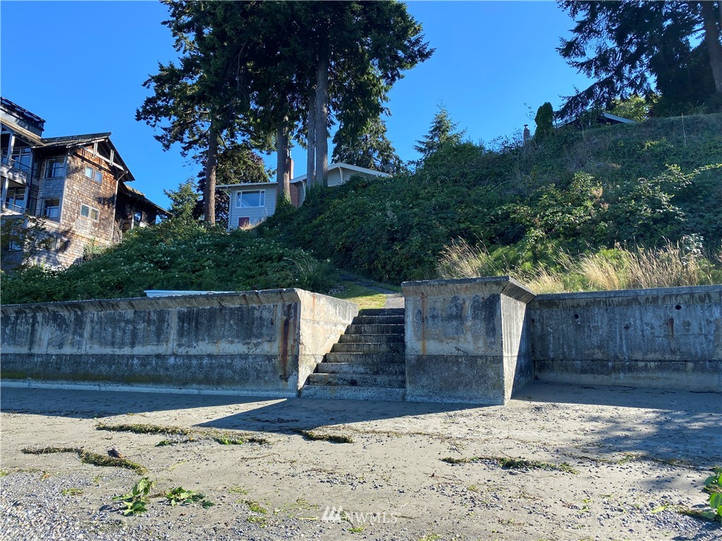 402 1st Street Langley, WA 98260 - Photo 7 of 31