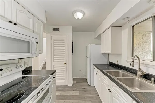 $2,300 | 4477 Sandner Drive, Sarasota, FL 34243