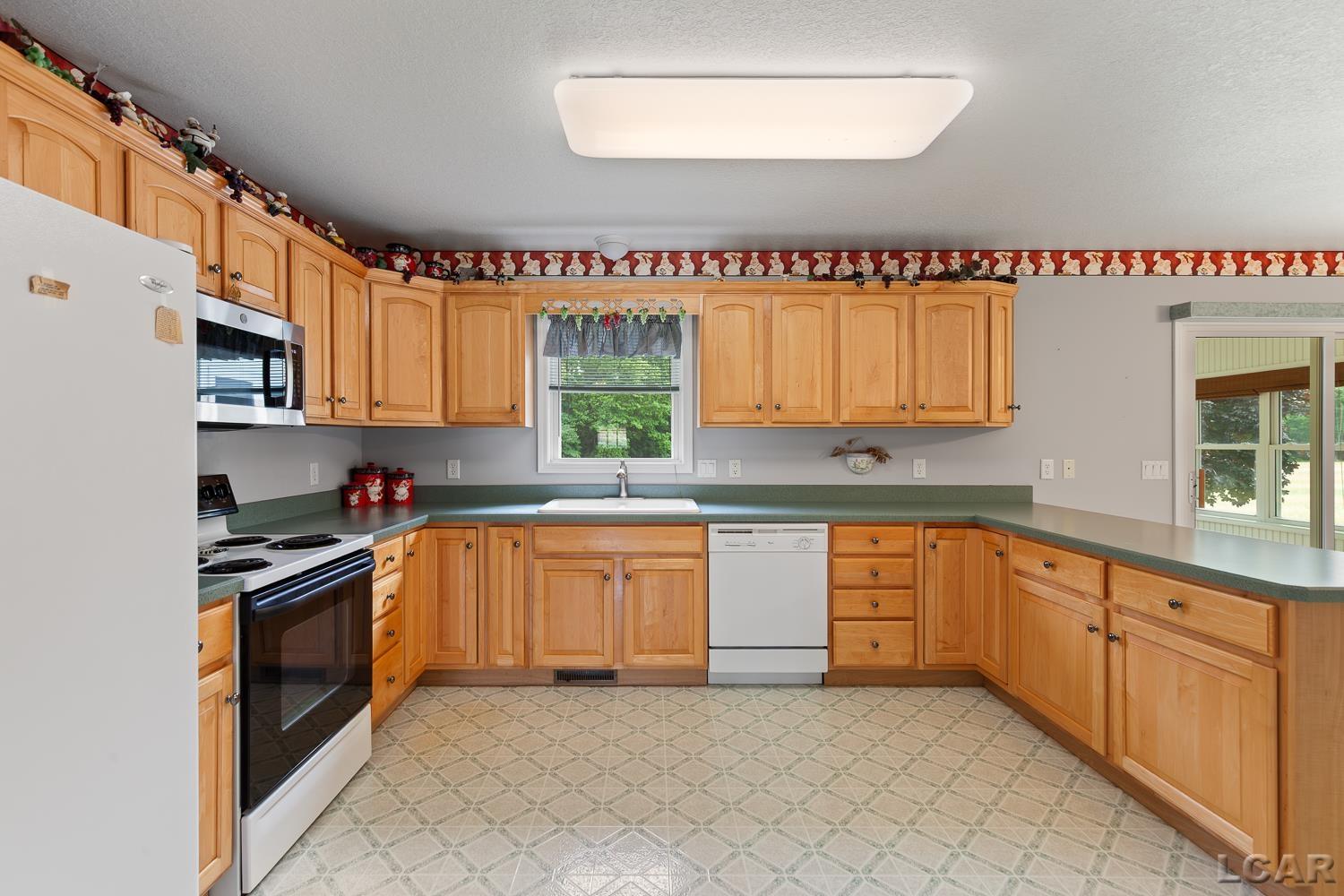 13525 Lawrence Road Hudson, MI 49247 - Photo 12 of 50