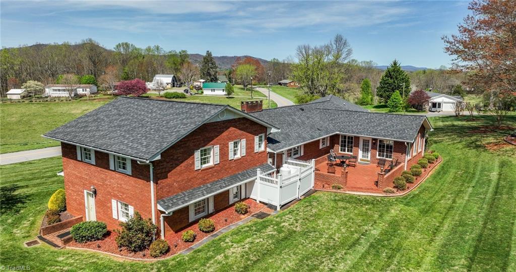 924 Pleasant Home Church Road Millers Creek, NC 28651 - Photo 7 of 47