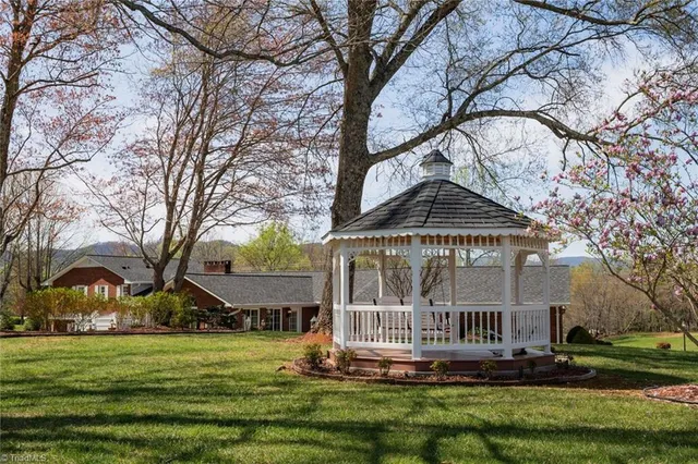 $509,000 | 924 Pleasant Home Church Road, Millers Creek, NC 28651