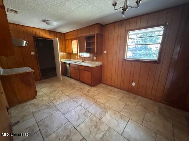 4221 Knowles Avenue Moss Point, MS 39562 - Photo 4 of 8 thumbnail (4)