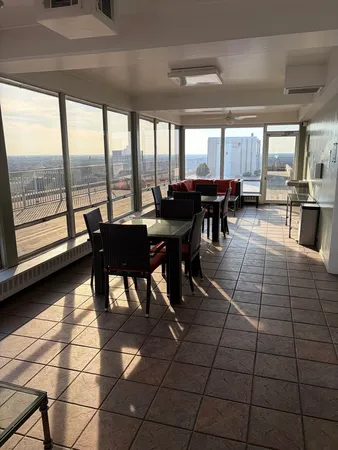 $189,000 | 3900 North Lake Shore Drive, Unit 20E, Chicago, IL 60613