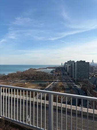 $189,000 | 3900 North Lake Shore Drive, Unit 20E, Chicago, IL 60613