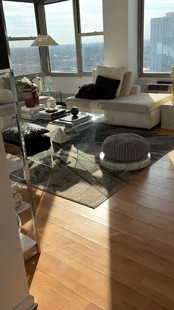 $189,000 | 3900 North Lake Shore Drive, Unit 20E, Chicago, IL 60613